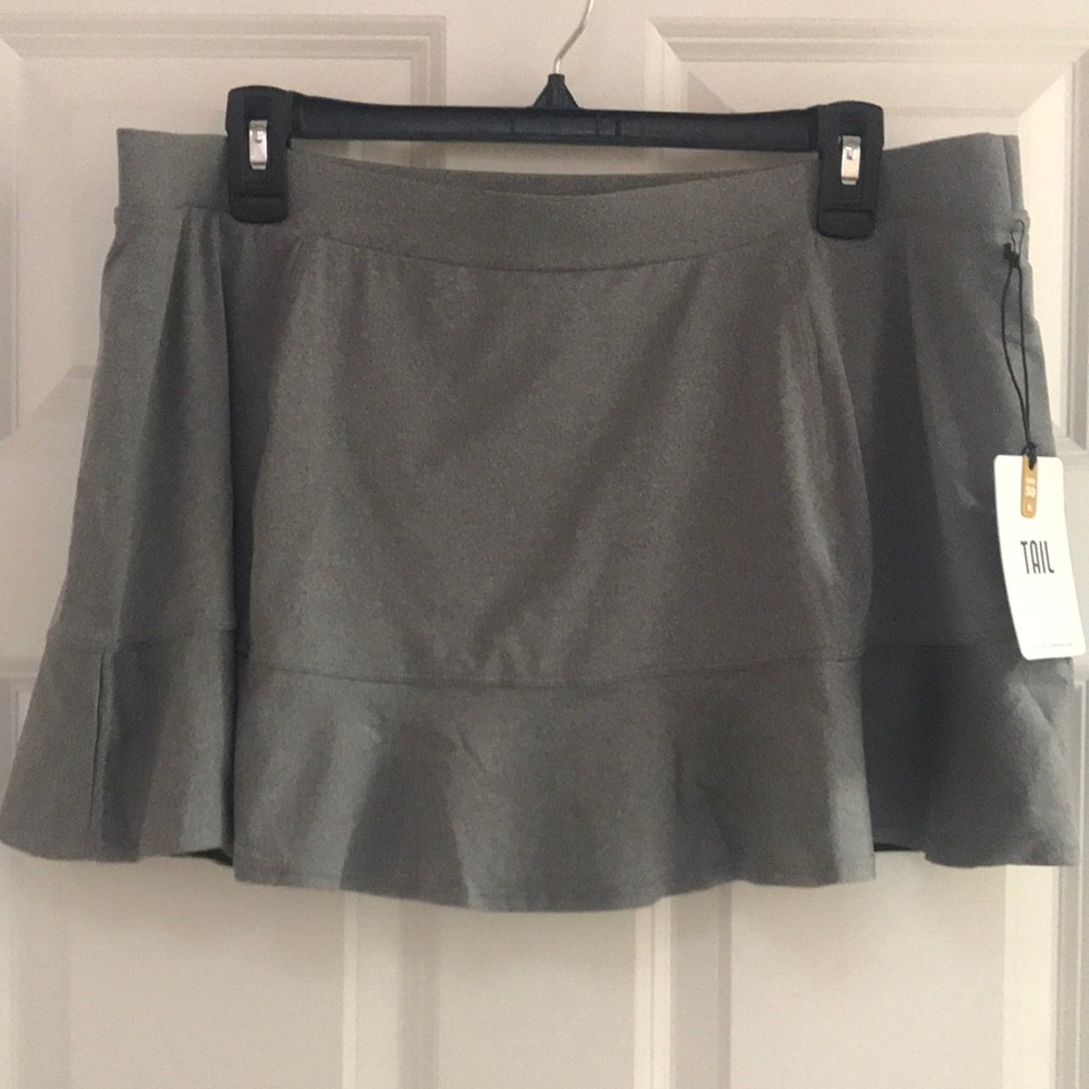Tail Gray Flounce Hem Skort